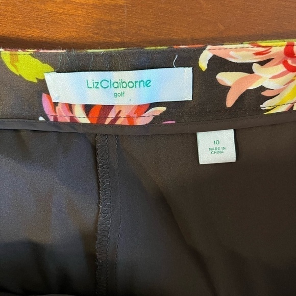 Liz Claiborne Golf Skort Brown with gorgeous floral print 10 - Picture 5 of 7